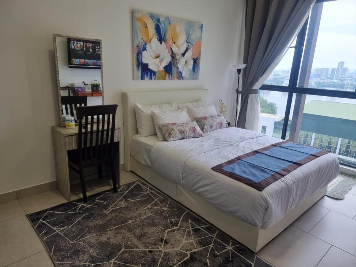 Mines Astetica Lake View Condo Seri Kembangan V1 Luaran gambar